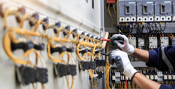Professional Electrician technician working in Vienna, VA